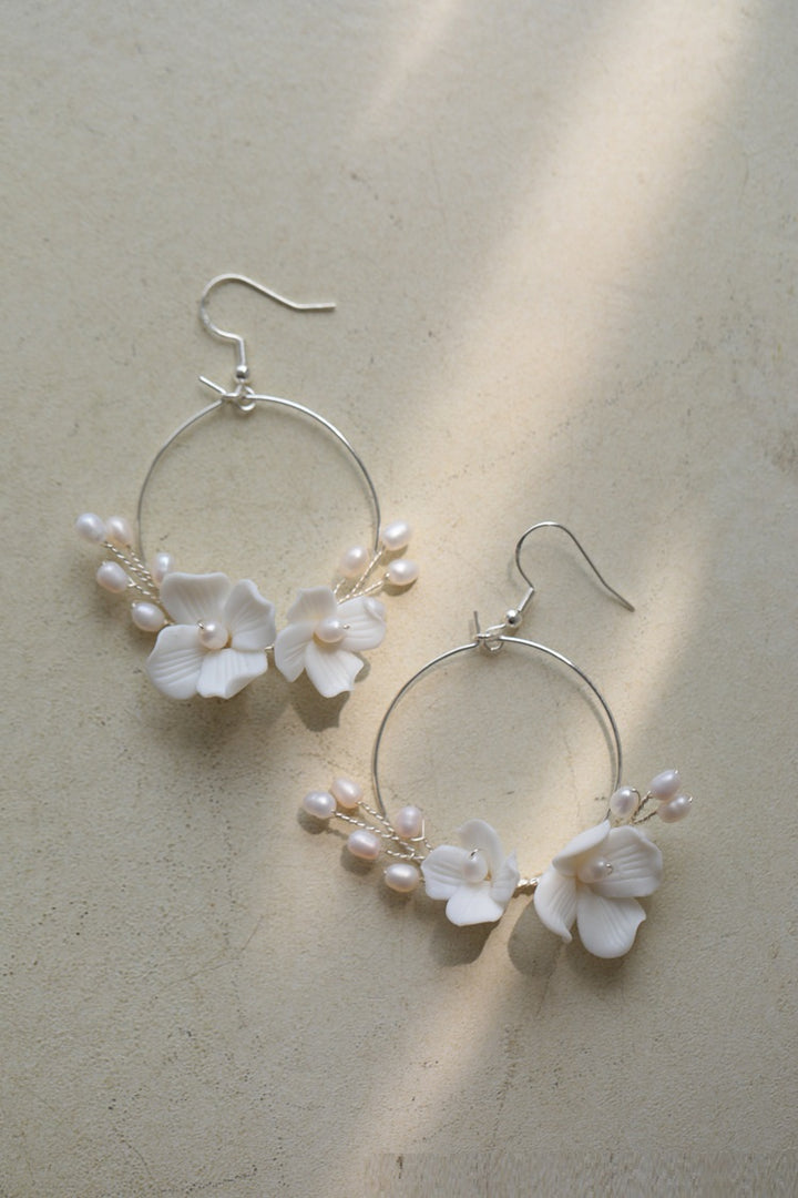 Simple Circle Freshwater Pearl Flower Earrings