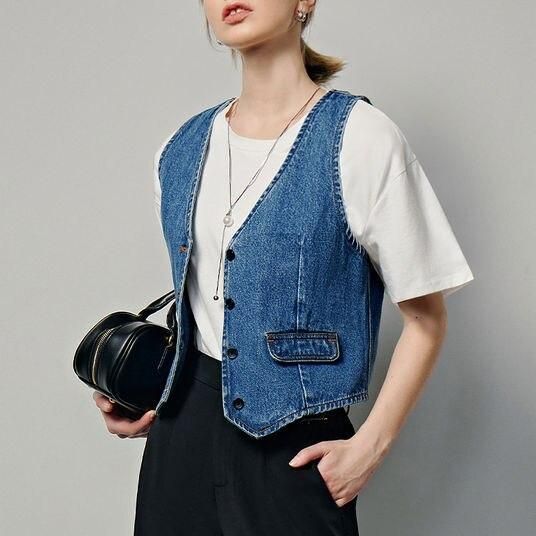 Elegant Sleeveless V-Neck Button Vest for Casual & Daily Wear