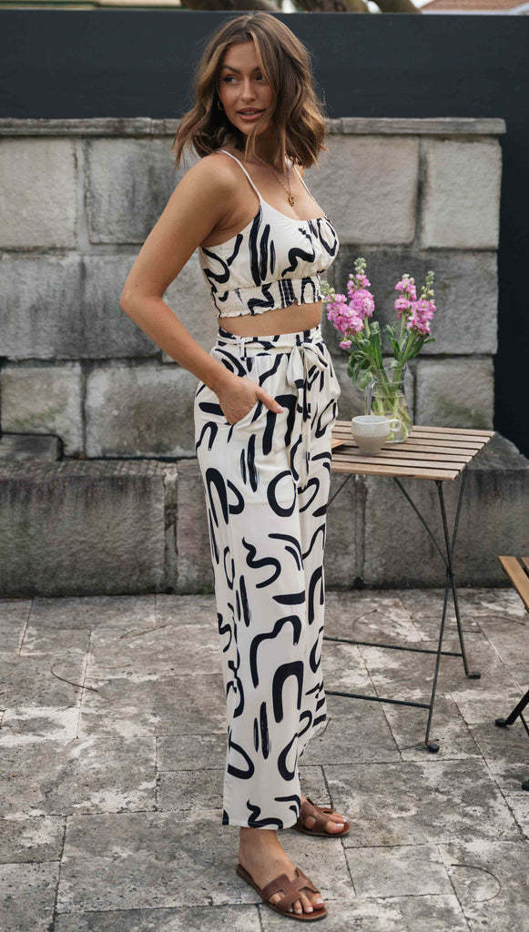 For European And American Women's Clothing New Printed Sleeveless Strap Short Top Long Wide-leg Pants