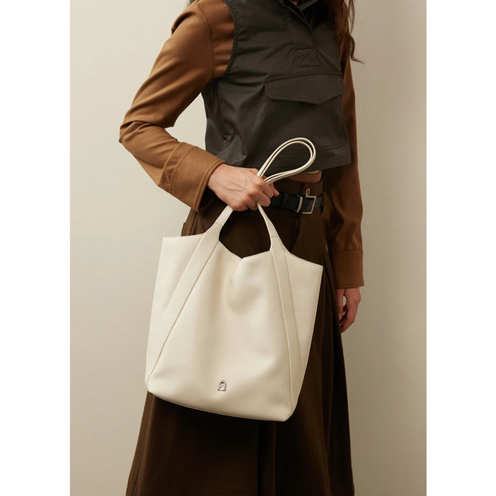 Elegant Large Capacity Leather Shoulder Bag for Women