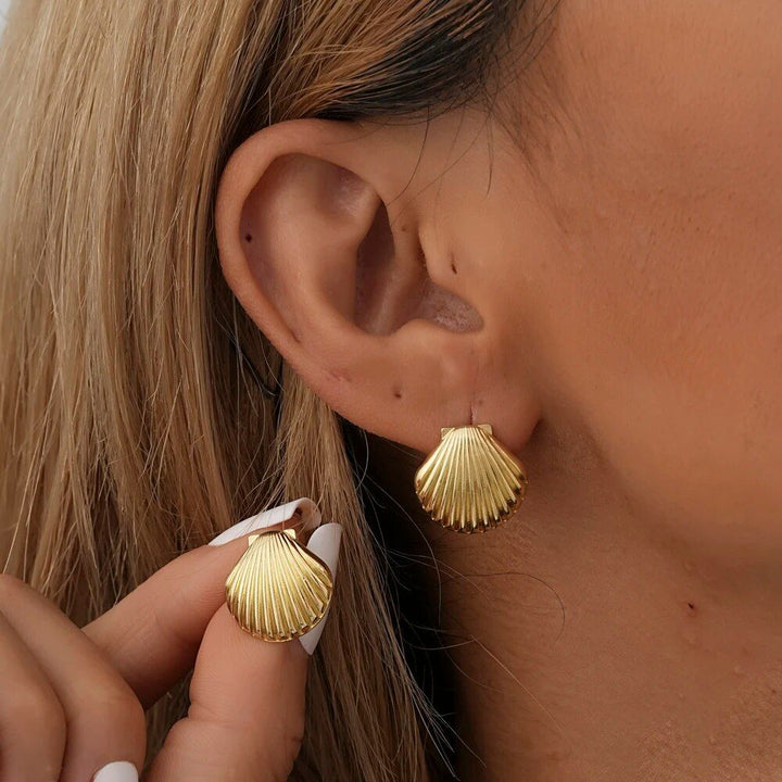 Vintage Shell-Inspired Stud Earrings for Women