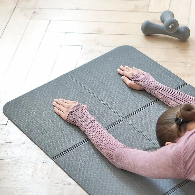 Eco-Friendly TPE Travel Yoga Mat: Foldable, Non-Slip, Lightweight