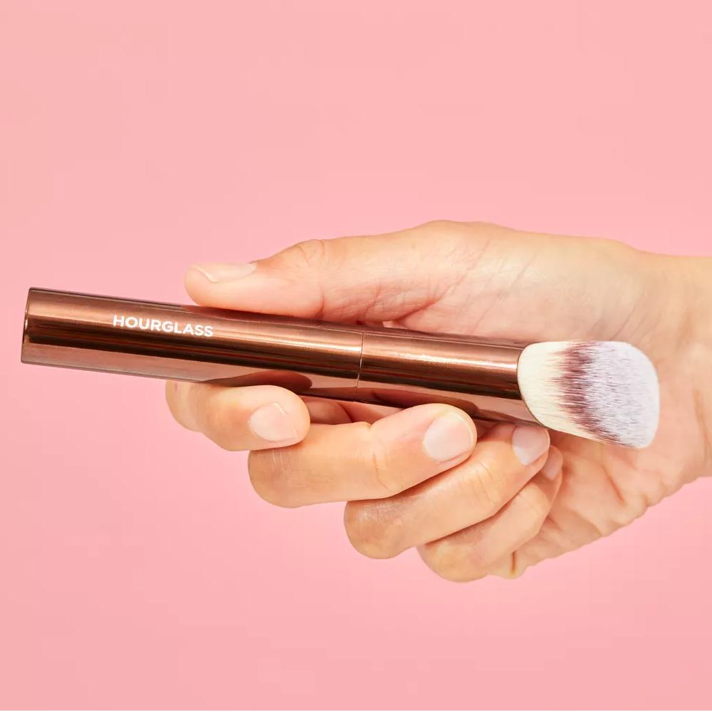 Ambient Soft Glow Foundation Brush - Luxurious Soft Fiber Single Face Brush