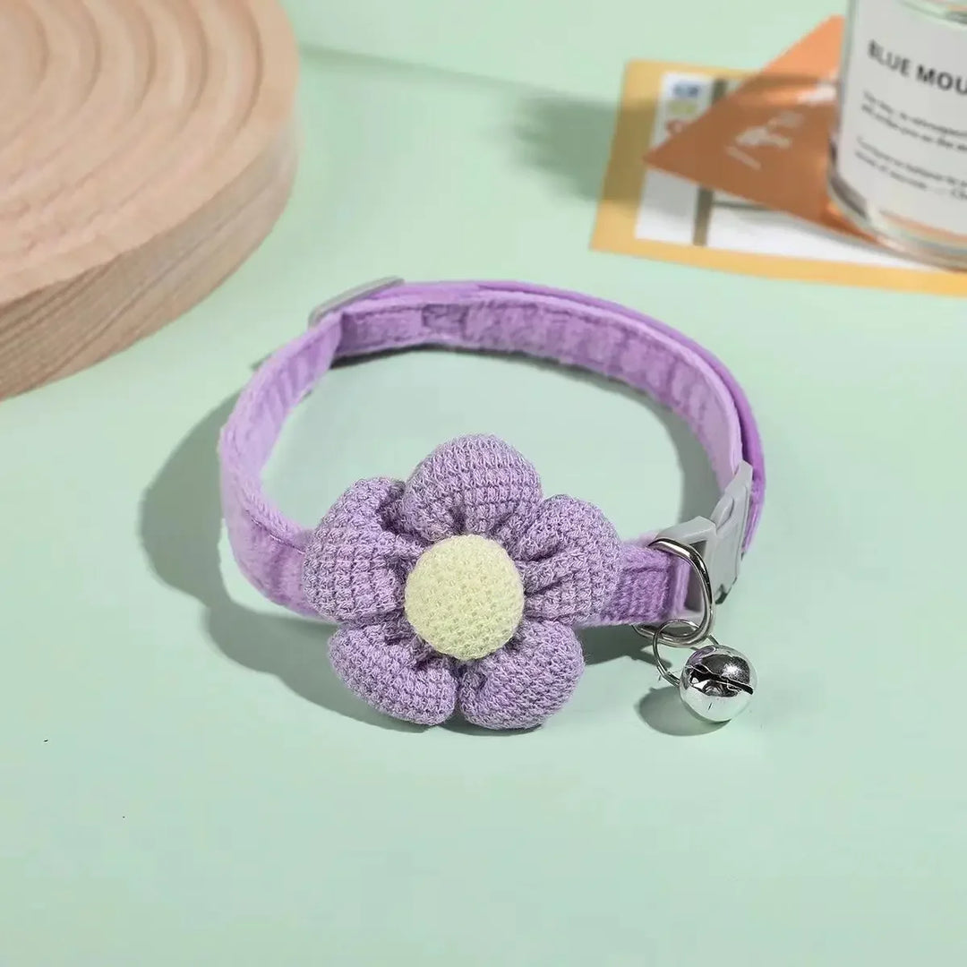 Adjustable Cat Collar with Cute Flower and Bell