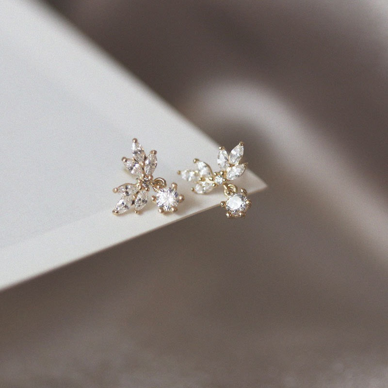 Women's Wing Petal Small Zircon Earrings