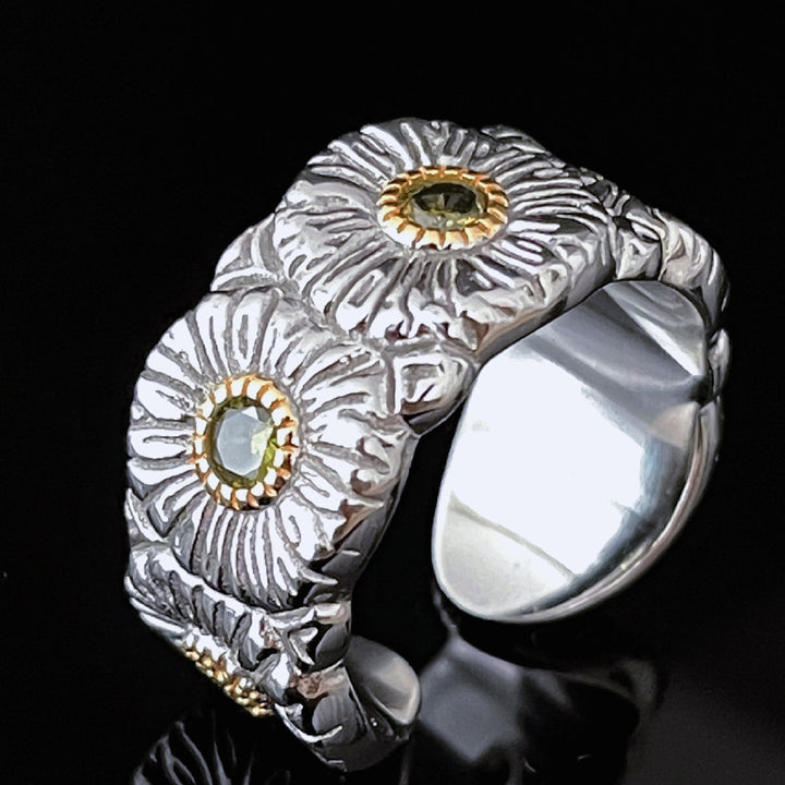 Women's Fashion Small Daisy Ring