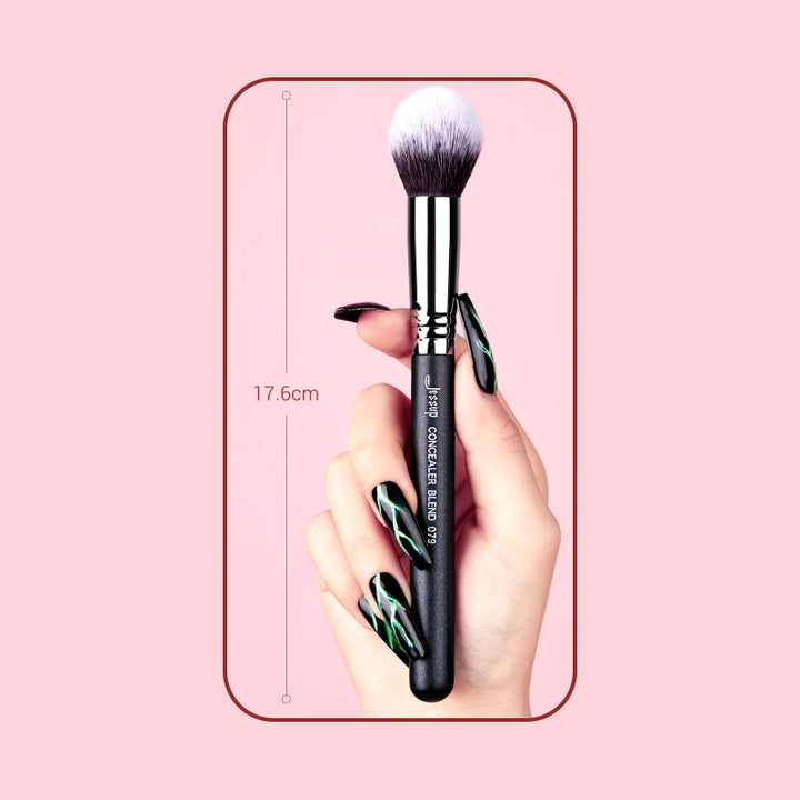 Tapered Concealer Brush for Flawless Blending