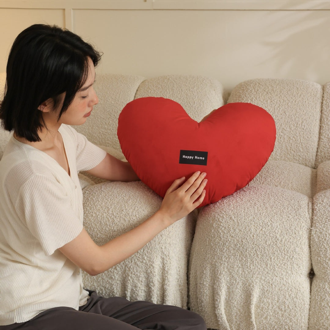 Heart-Shaped Love Cushion – Perfect Valentine's Day Gift & Bedroom Decoration