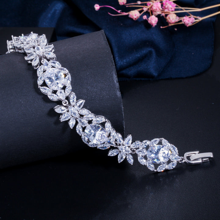 AAA Zircon Fashion Ladies Temperament Floral Hand Jewelry