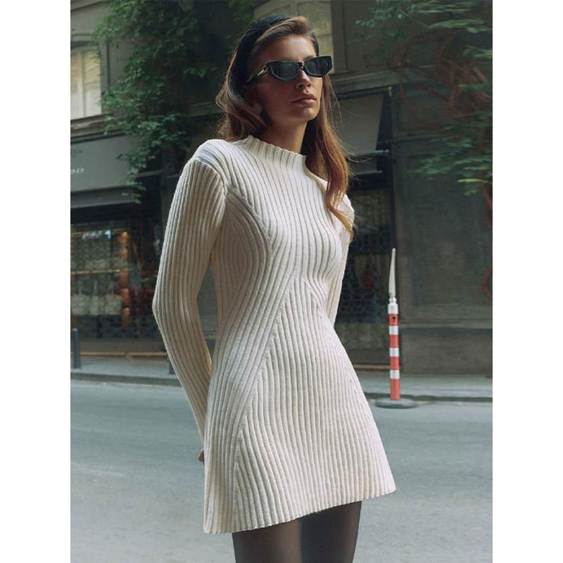 Elegant Knitted O-Neck Mini Dress