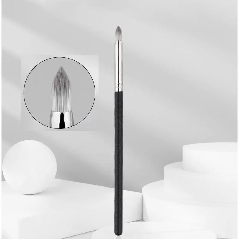 Tapered Precision Eyeshadow & Concealer Brush