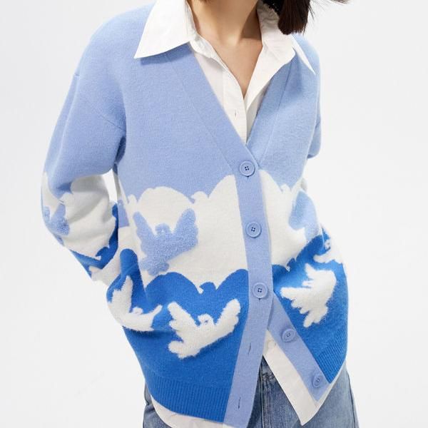 Chic Autumn Women's V-Neck Knit Cardigan with Elegant Pigeon Pattern