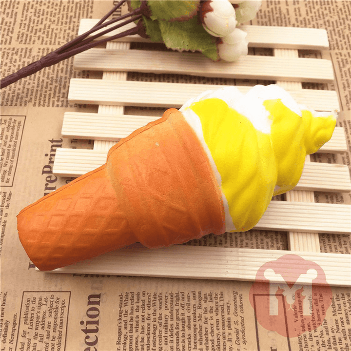 Squishy Jumbo Ice Cream Cone 17Cm Slow Rising Soft Collection Decor Gift Phone Bag Strap - MRSLM