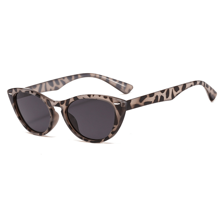 Fashion Retro Cat Eye Rice Nail Sunglasses - MRSLM