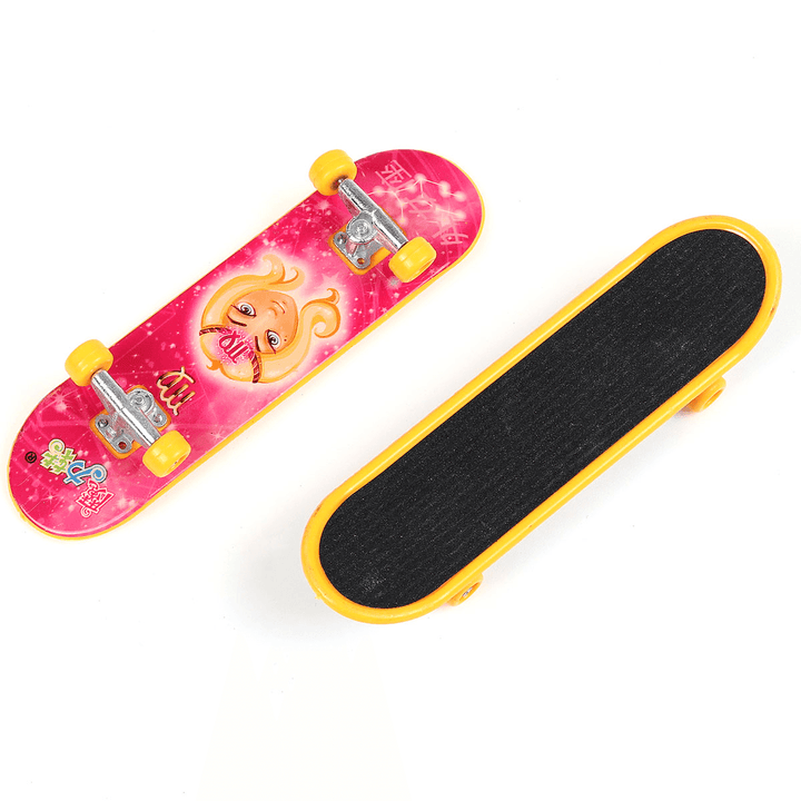 1Pc Mini Finger Skateboard Skate Boarding Model Children Toy Christmas Gift - MRSLM