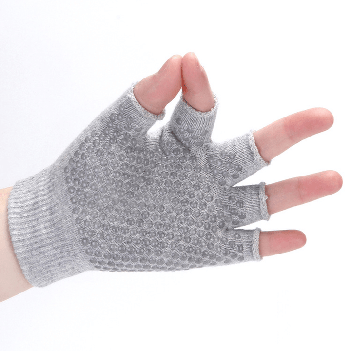 Women Non Slip Sporty Style Design Fingerless Yoga Gloves - MRSLM