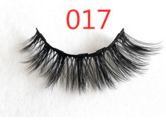 A Pair Of False Eyelashes With Magnets In Fashion - MRSLM