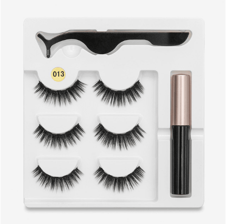 A Pair Of False Eyelashes With Magnets In Fashion - MRSLM