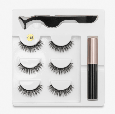 A Pair Of False Eyelashes With Magnets In Fashion - MRSLM